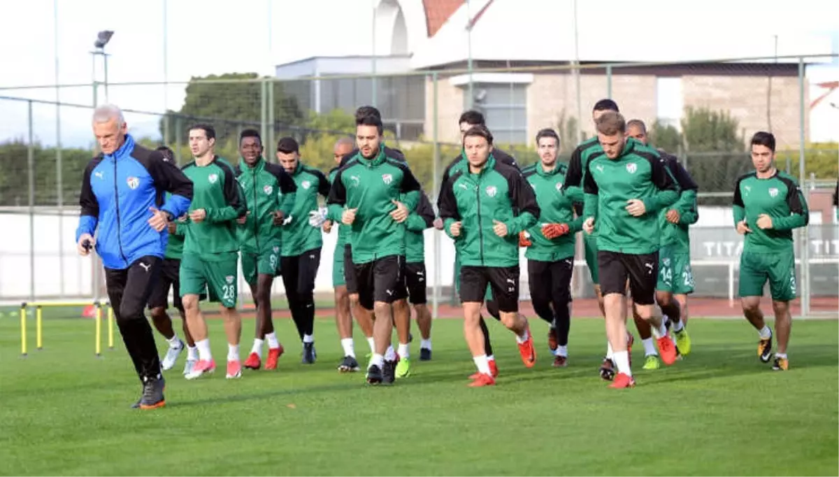 Bursaspor\'un Devre Arası Kampı Başladı