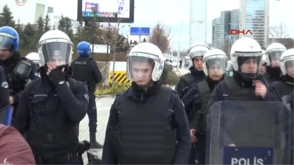 Diyanet Önünde Eylem Yapmak İsteyen CHP\'li Gruba Polise İzin Vermedi