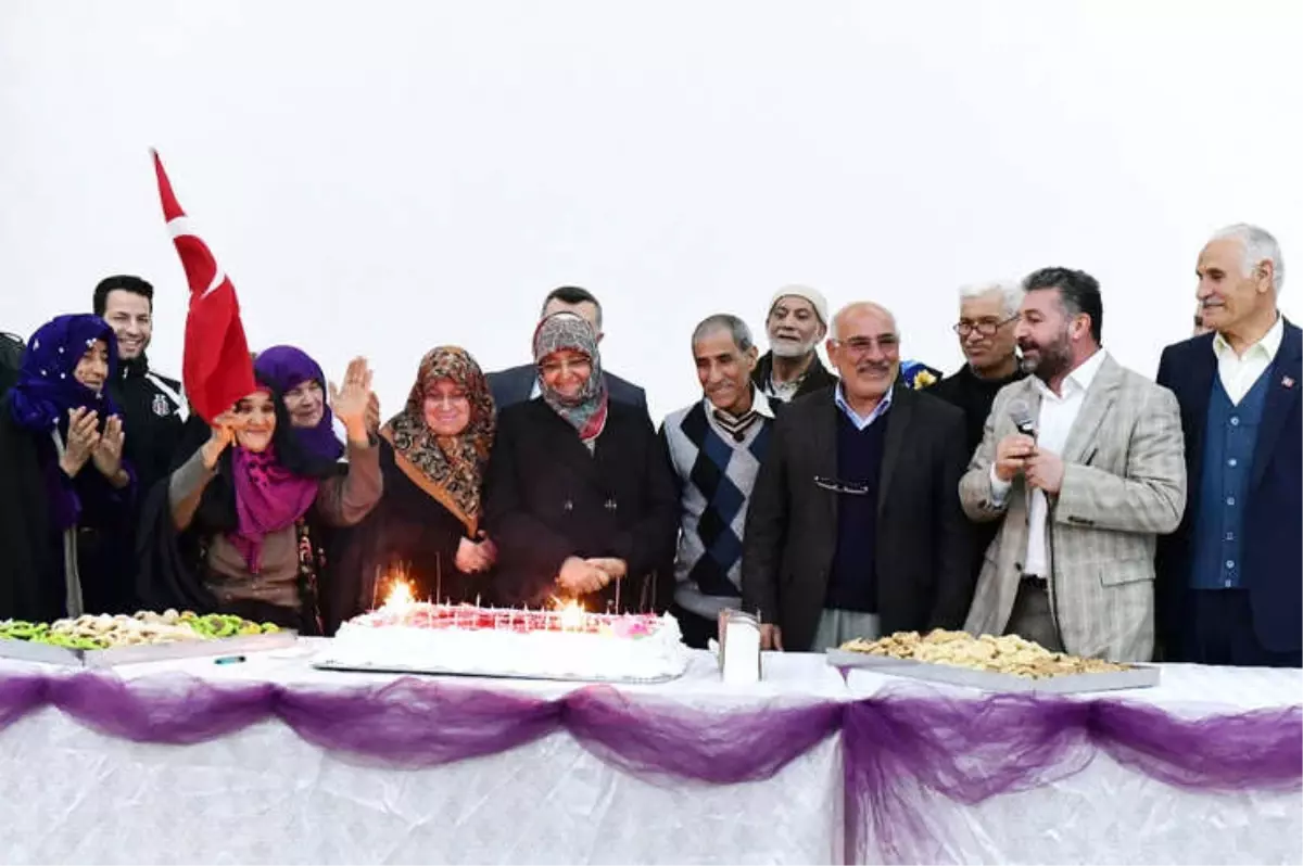 Hayatlarında İlk Defa Doğum Günü Kutladılar