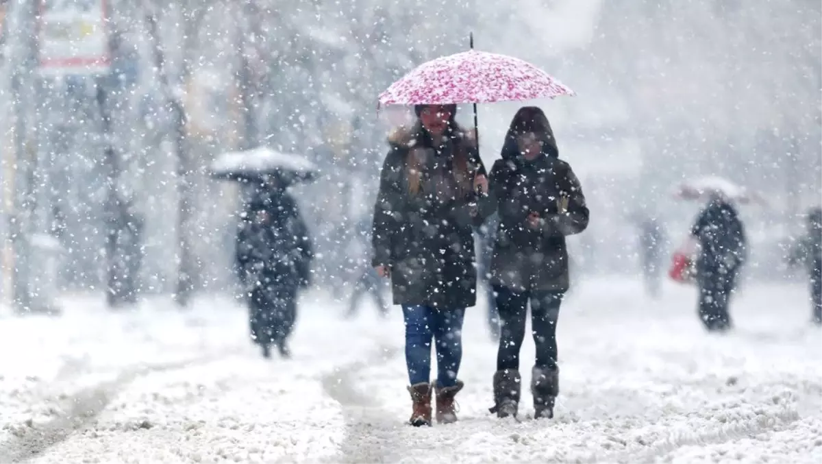 İstanbul\'da Sömestr Tatilinde Lapa Lapa Kar Yağması Bekleniyor