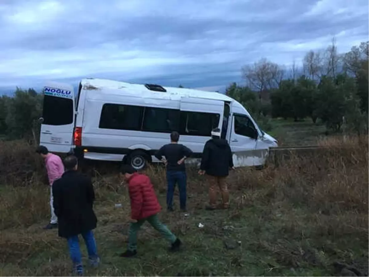 Okul Servisi Kaza Yaptı: 4 Öğretmen Yaralandı