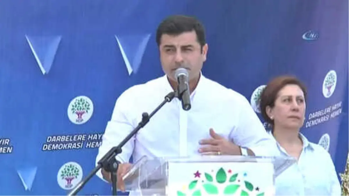 Selahattin Demirtaş, Eş Genel Başkanlık İçin Aday Olmayacağını Açıkladı