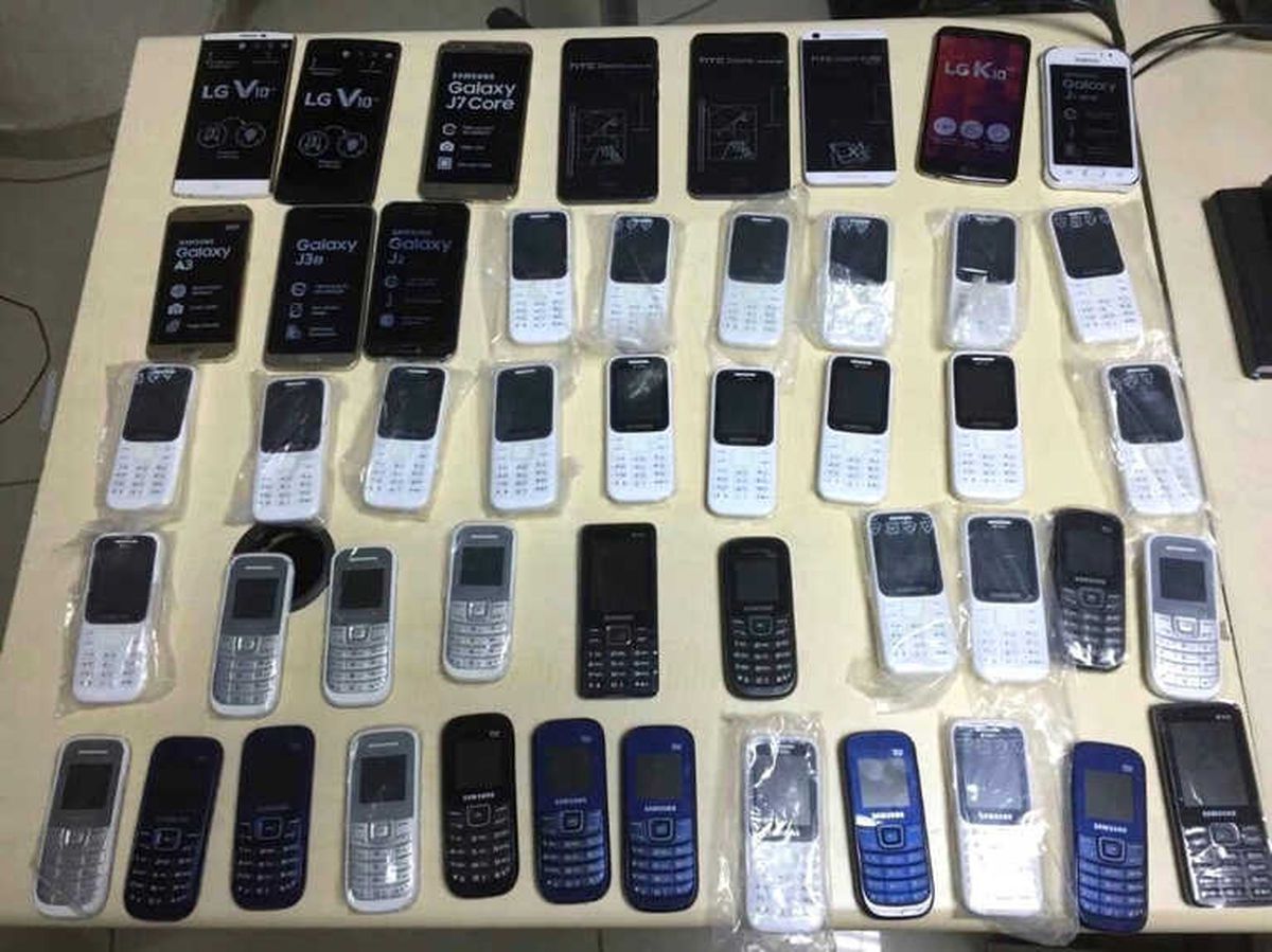 Van\'da 48 Adet Kaçak Cep Telefonu Ele Geçirildi