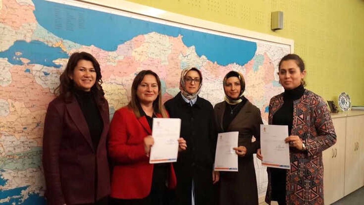 AK Parti Marmaris Kadın Kollarında Görev Değişimi