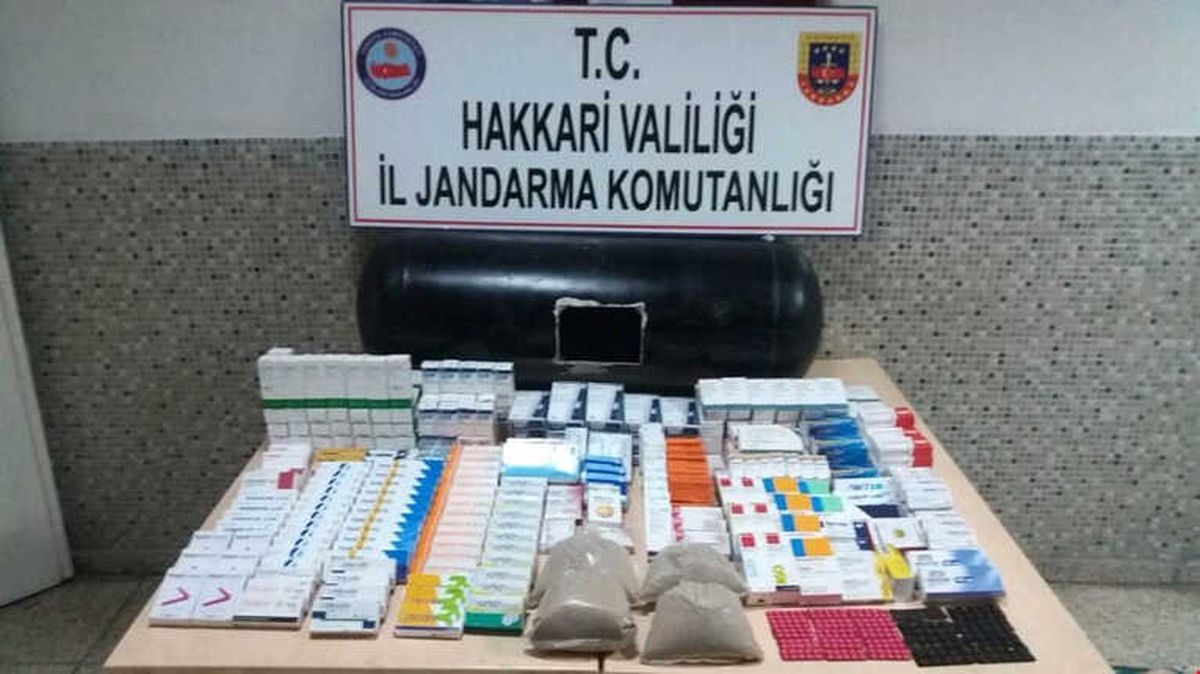 Aracın Yakıt Deposunda Eroin ve Morfin Ele Geçirildi
