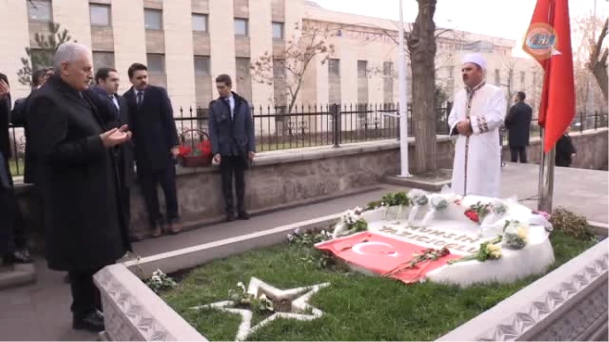 Başbakan Yıldırım, Muhsin Yazıcıoğlu\'nun Mezarını Ziyaret Etti