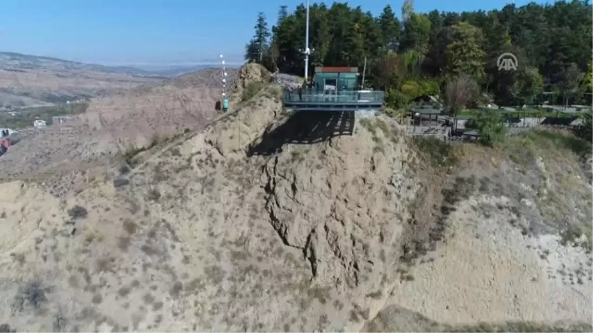 Cam Seyir Terası Heyecan ve Eşsiz Manzarayı Bir Arada Sunuyor