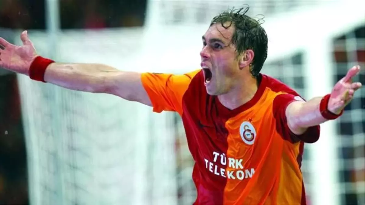 Elmander Futbolu Bıraktı