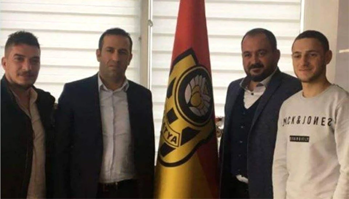 Evkur Yeni Malatyaspor 3 Futbolcuyu Renklerine Bağladı