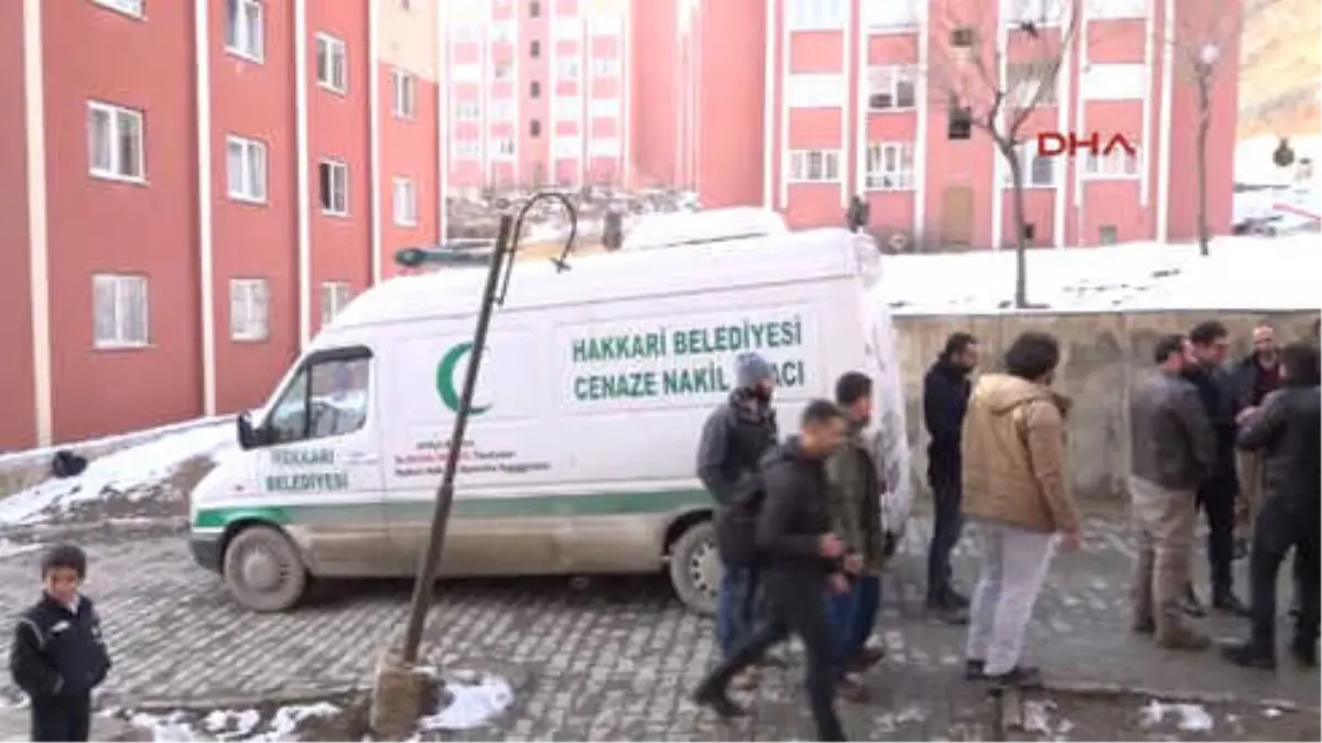 Hakkari\'de Görev Yapan Yardımcı Doçent, Evinde Ölü Bulundu