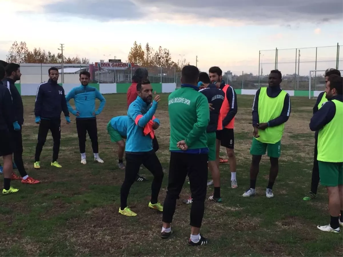 Lider Salihli Belediyespor Sahaya İniyor