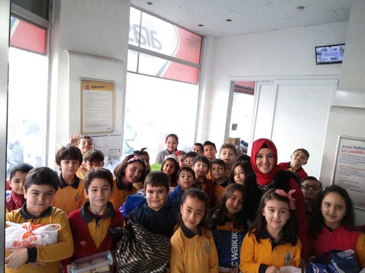 Minik Öğrenciler Askerleri Sevindirdi
