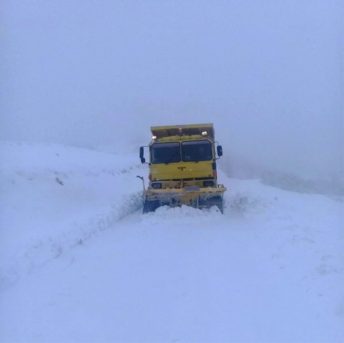 Tunceli\'de Kar Nedeniyle 79 Köy Yolu Kapandı