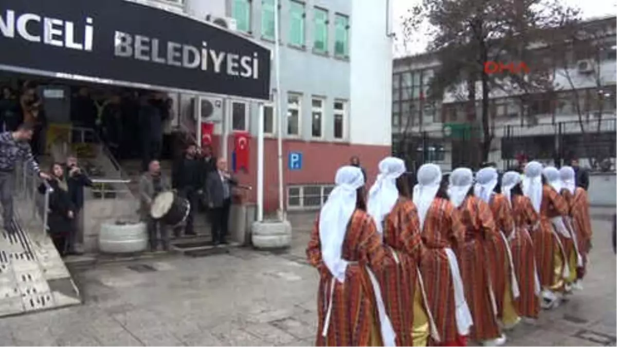 Tunceli\'de Taşeron İşçilerin Kadro Başvurusu Halayı