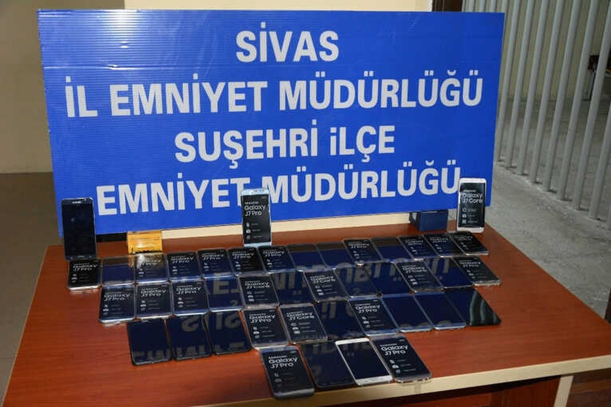 43 Adet Gümrük Kaçağı Cep Telefonu Ele Geçirildi