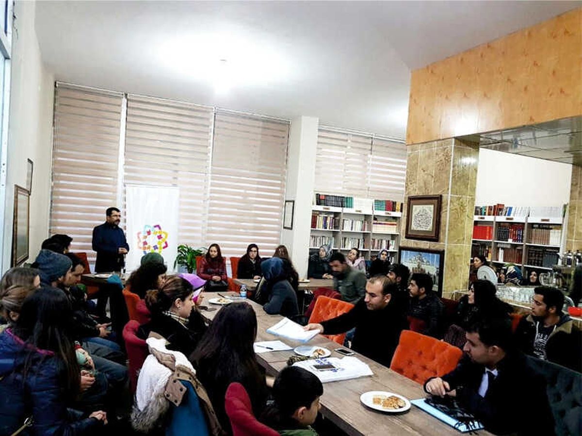 Aday Öğretmenlerden Diriliş Kitap Kafeye Ziyaret