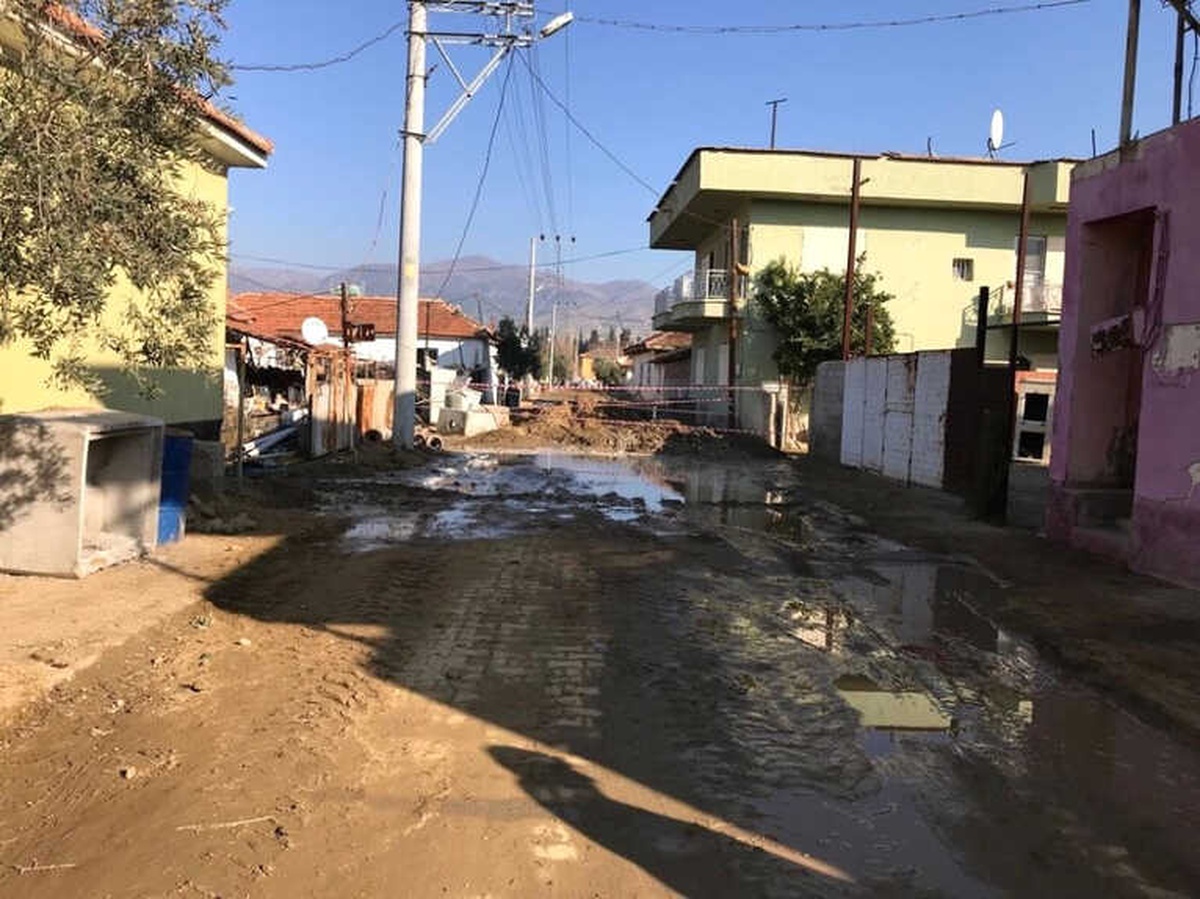 Göçük Altında Kalan İşçi Hastaneye Kaldırıldı