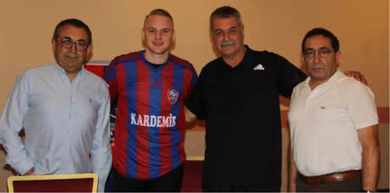 Kardemir Karabükspor\'a İsveçli Orta Saha!