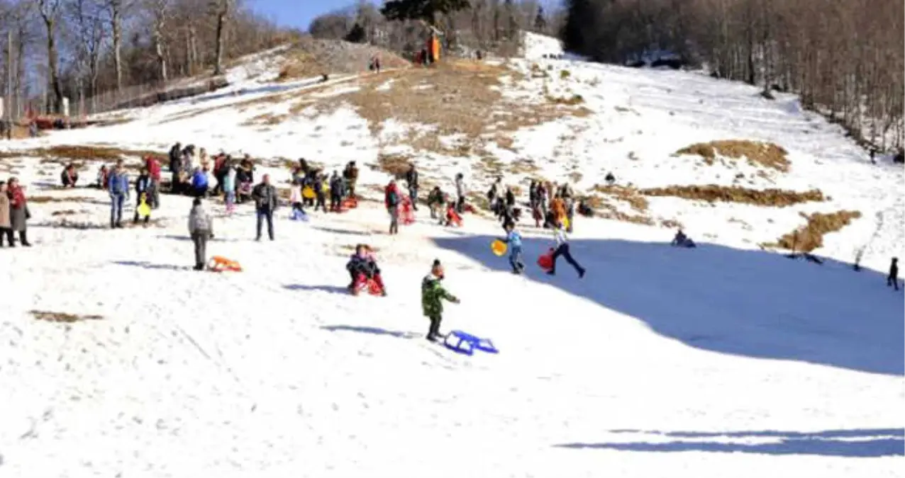 Kartepe\'de Kar Kalınlığı Sadece 5 Santimetrede Kalınca Pistler Kapatıldı