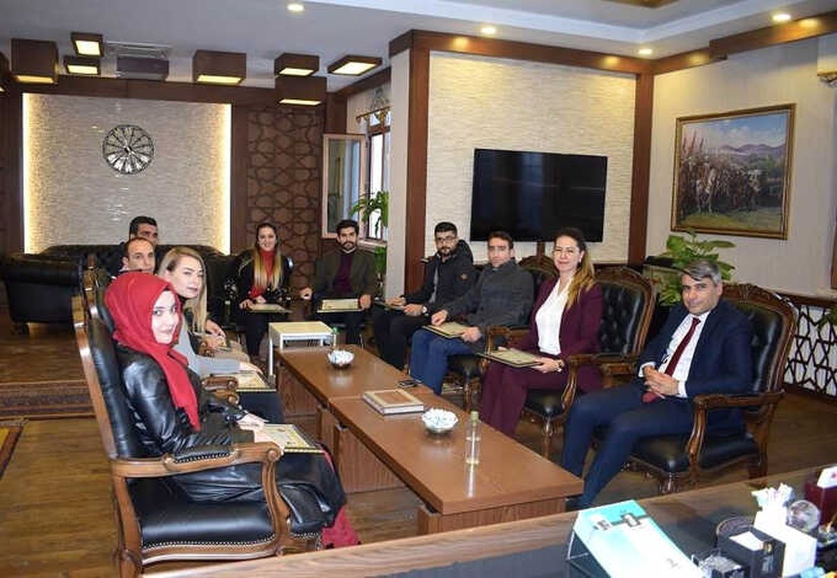 Kozluk\'ta Başarılı Öğretmenlere Başarı Belgesi Verildi