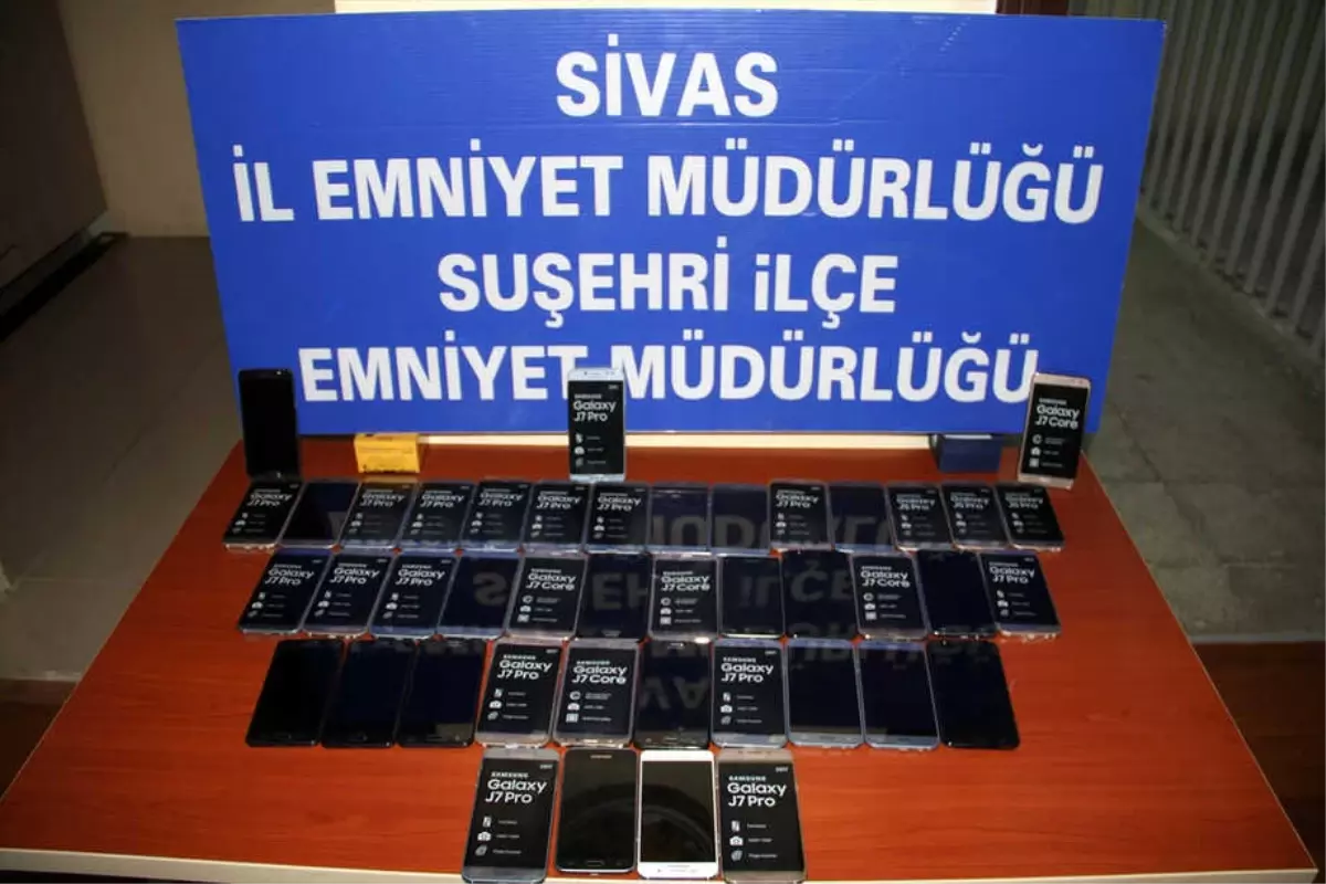 Sivas\'ta Kaçak Telefon Operasyonu