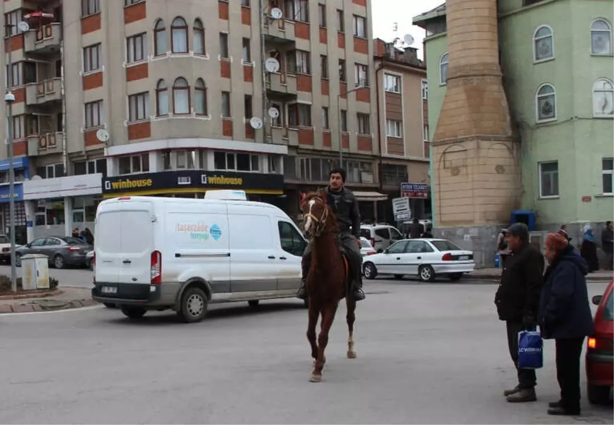 Trafik Çilesine Atlı Çözüm