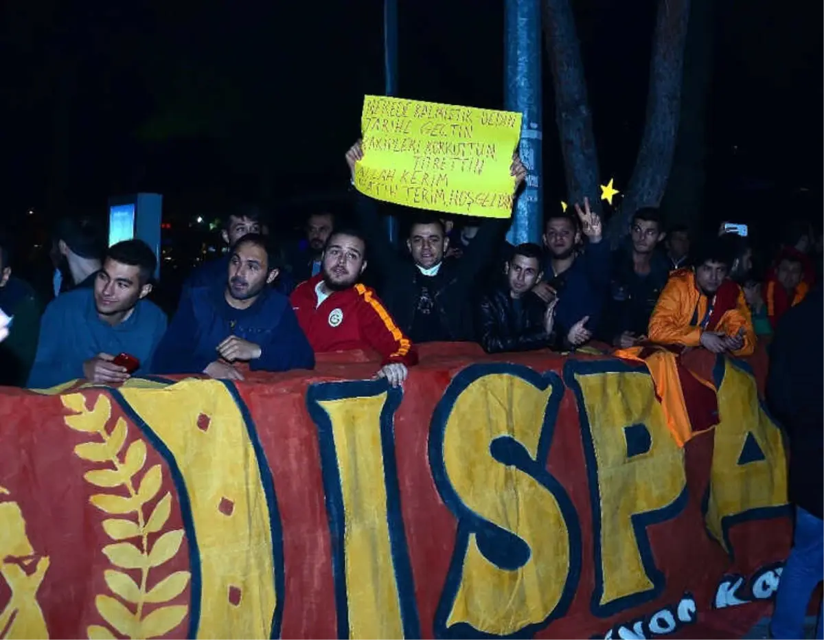 Antalya\'da Galatasaray İzdihamı