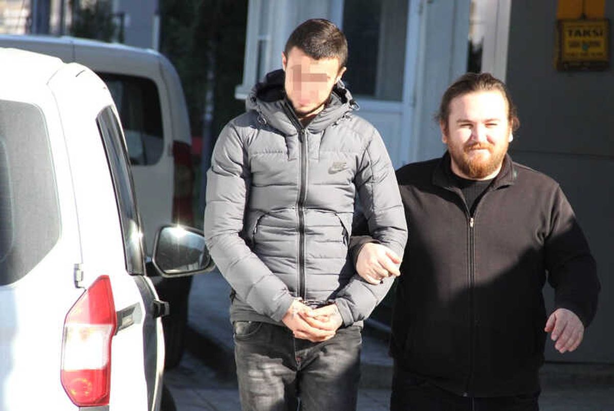 Cami Tuvaletinde Bonzai Satarken Yakalandı