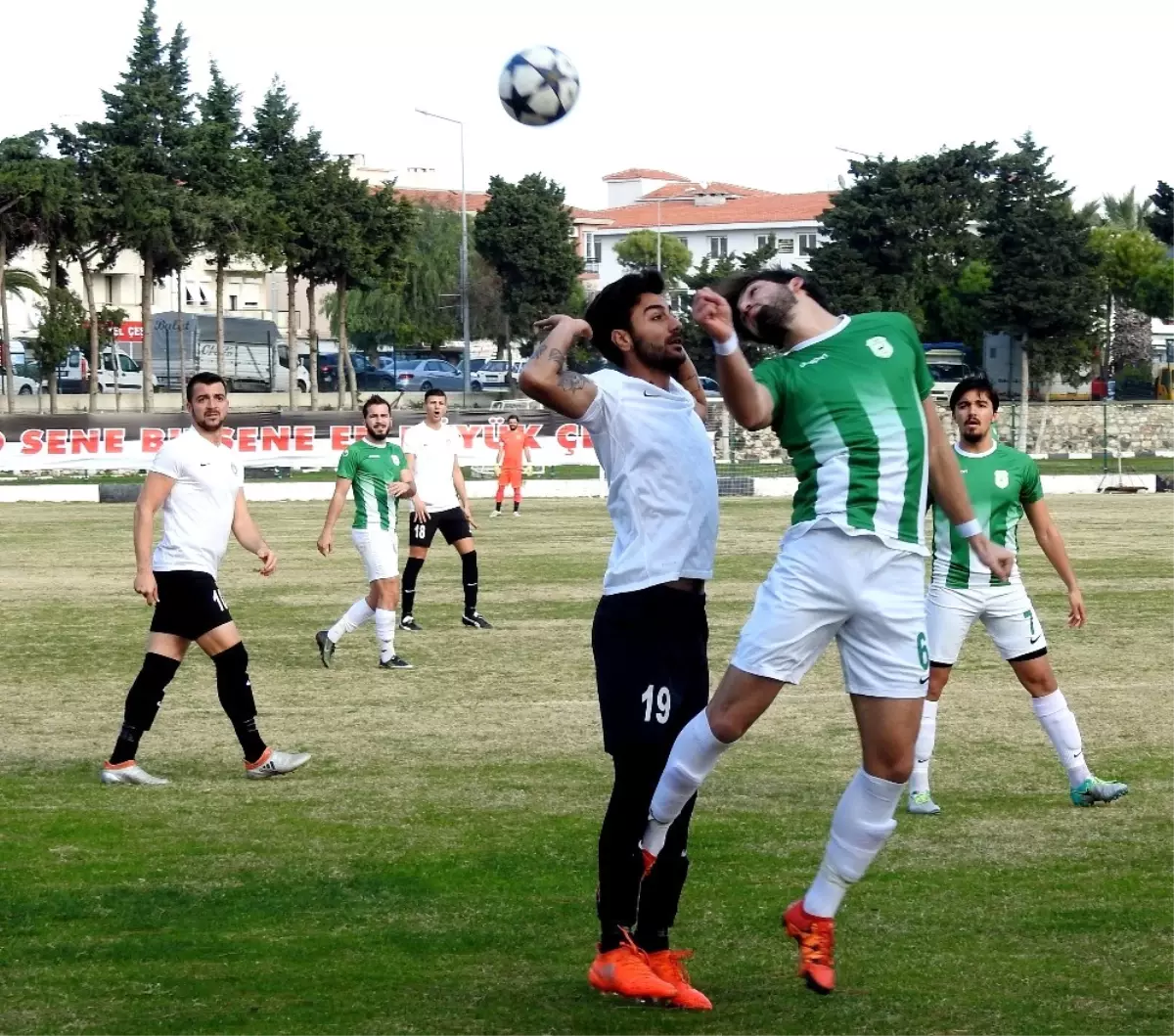 Çeşme Belediyespor, Namağlup Liderliğini Sürdürdü