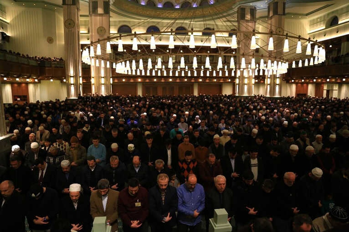 Diyanet İşleri Başkanı Erbaş\'tan Sabah Namazı Hutbesinde Kudüs Mesajı