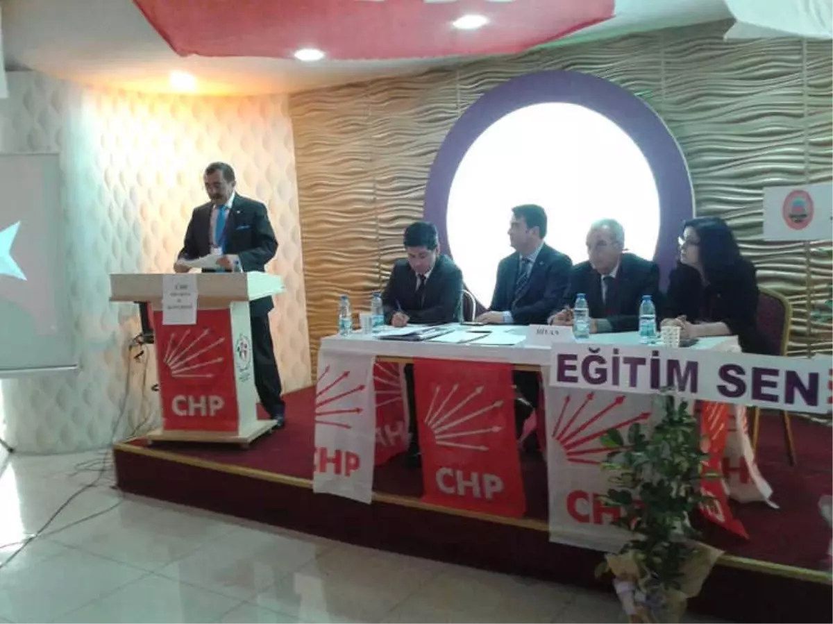 Isparta CHP\'de Bayrak Değişimi