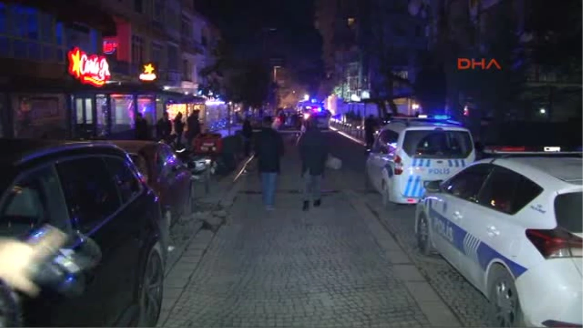 Kadıköy\'de Silahlı Kavga: 1 Ölü, 1 Yaralı