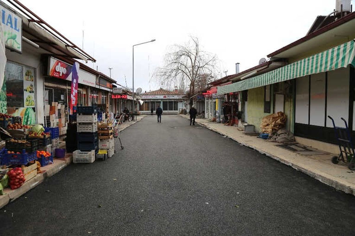 Kızılay Mahallesinde Asfalt Kaplama Çalışmaları