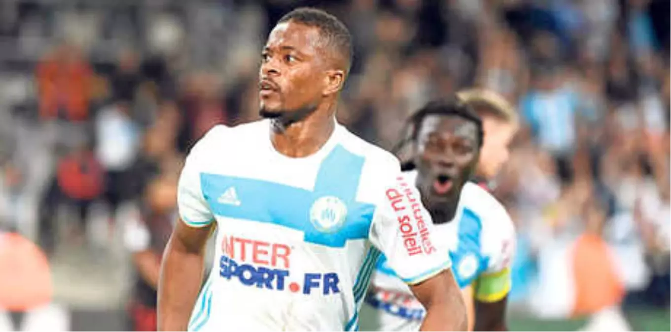 Patrice Evra, Gomis\'e Emanet!