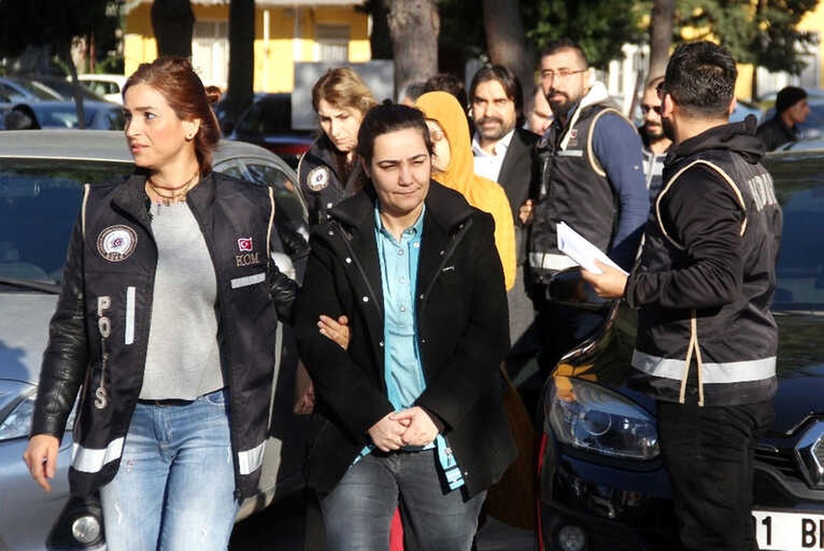 Adil Öksüz\'ün Toplantı Yaptığı Otelin Sahibi ve Çalışanları Adliyeye Sevk Edildi