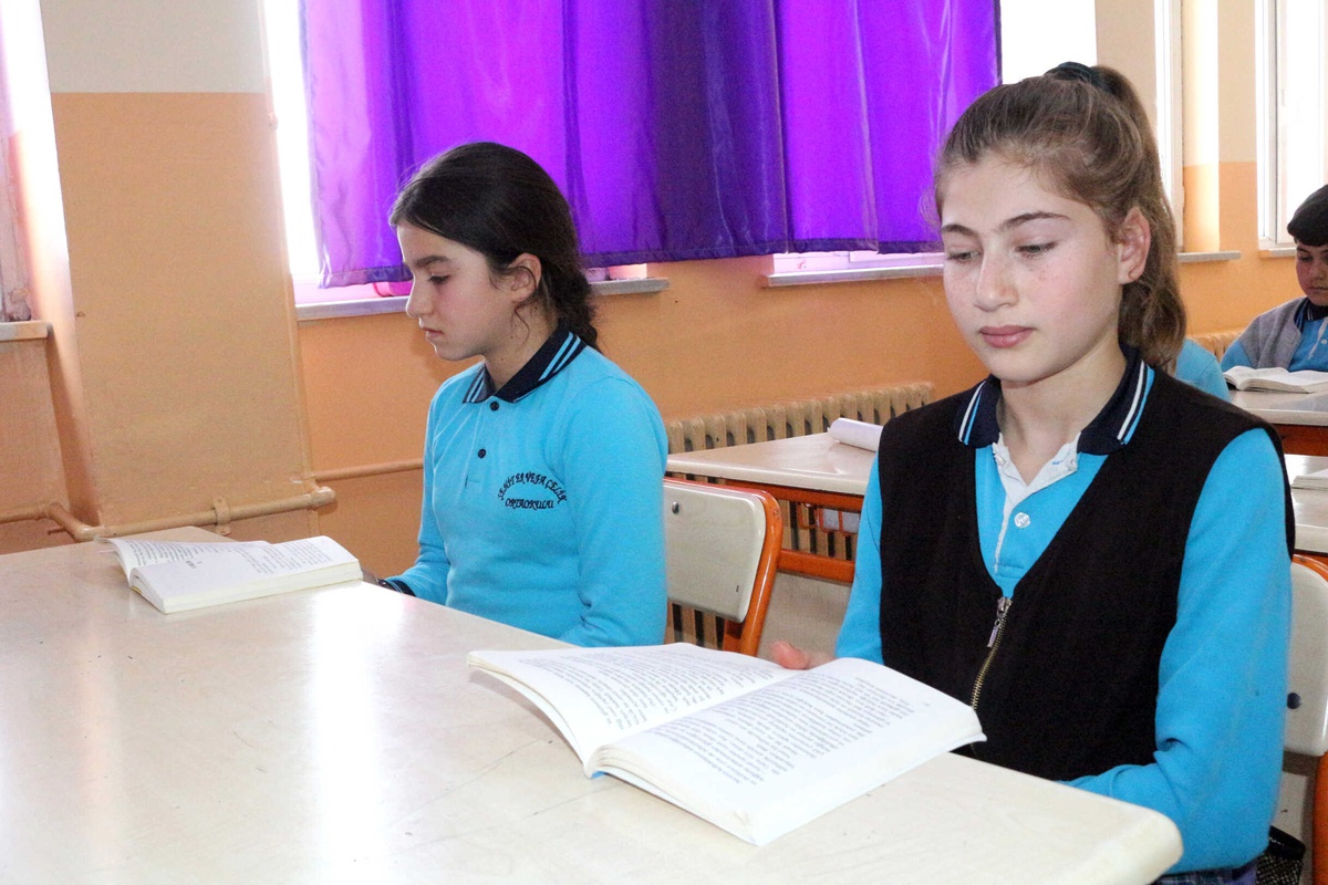 Ağrı\'da "KİTAPLAR Konuşuyor Geleceğimiz Aydınlanıyor" Projesi