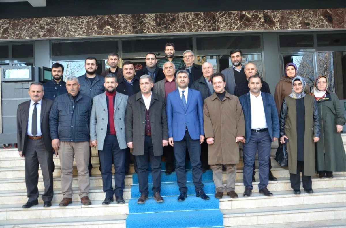 AK Parti Yeşilyurt İlçe Başkanı Yalçınkaya Mazbatasını Aldı