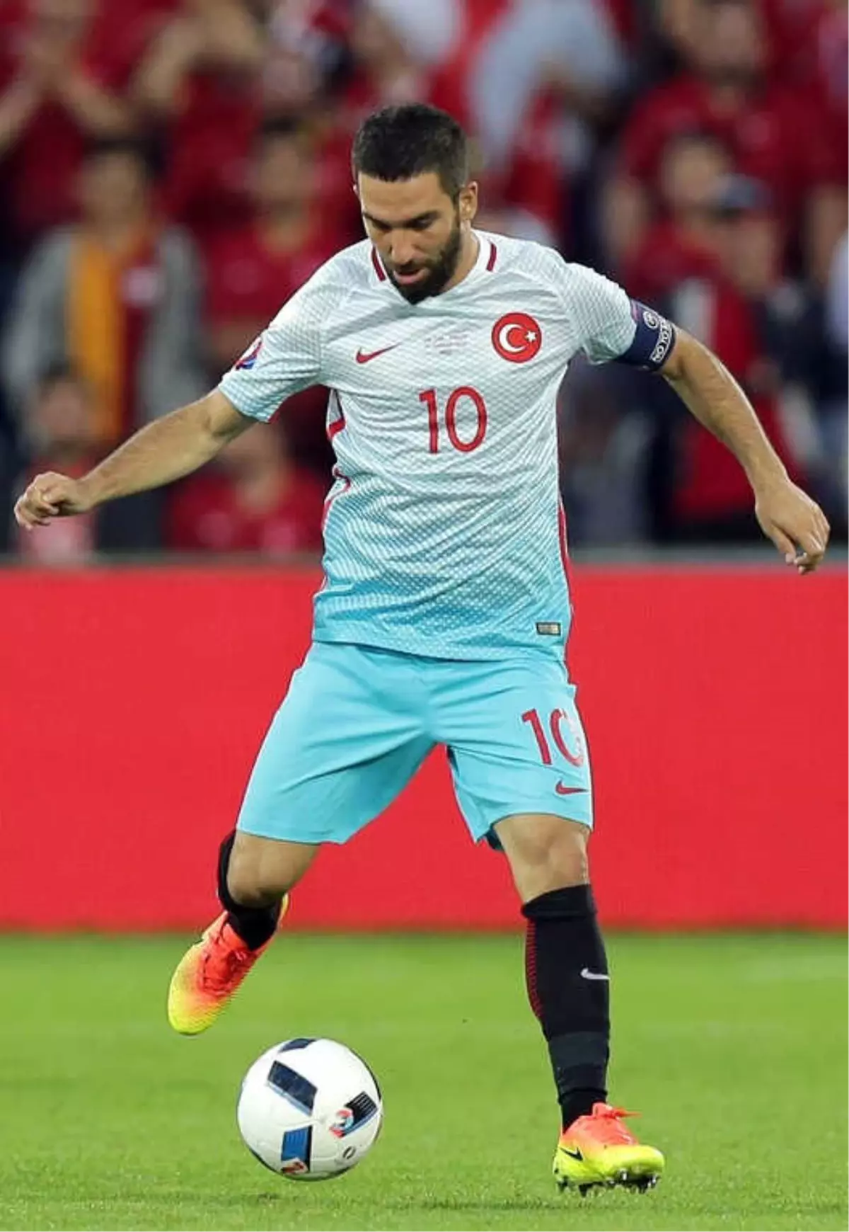 Arda Turan, Başakşehir\'e Çok Yakın