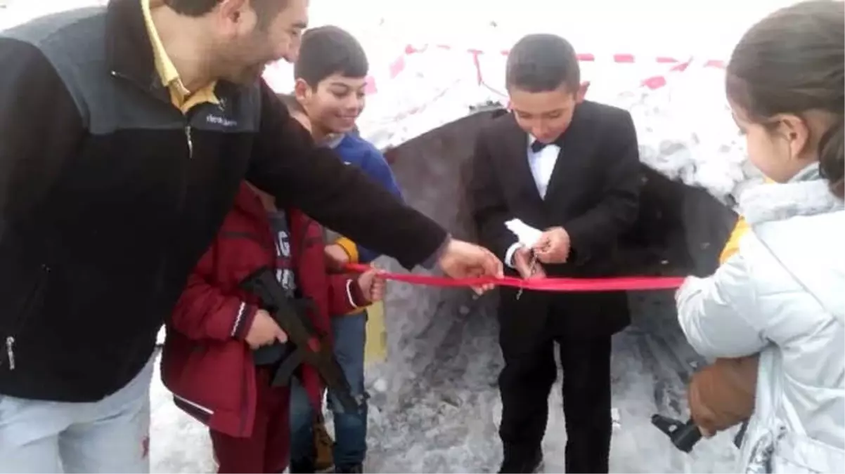 Ardahan\'ın \'Çılgın Projesi\' Ilgar Dağı Tünelini Bitmeden Çocuklar Temsili Açtı