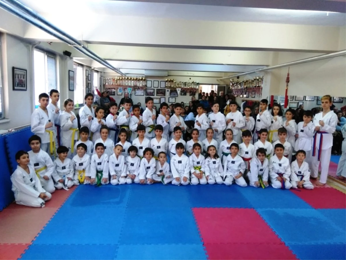 Ayvalık Spor Kulübü Taekwondo Branşı Kuşak Sınavı Yapıldı