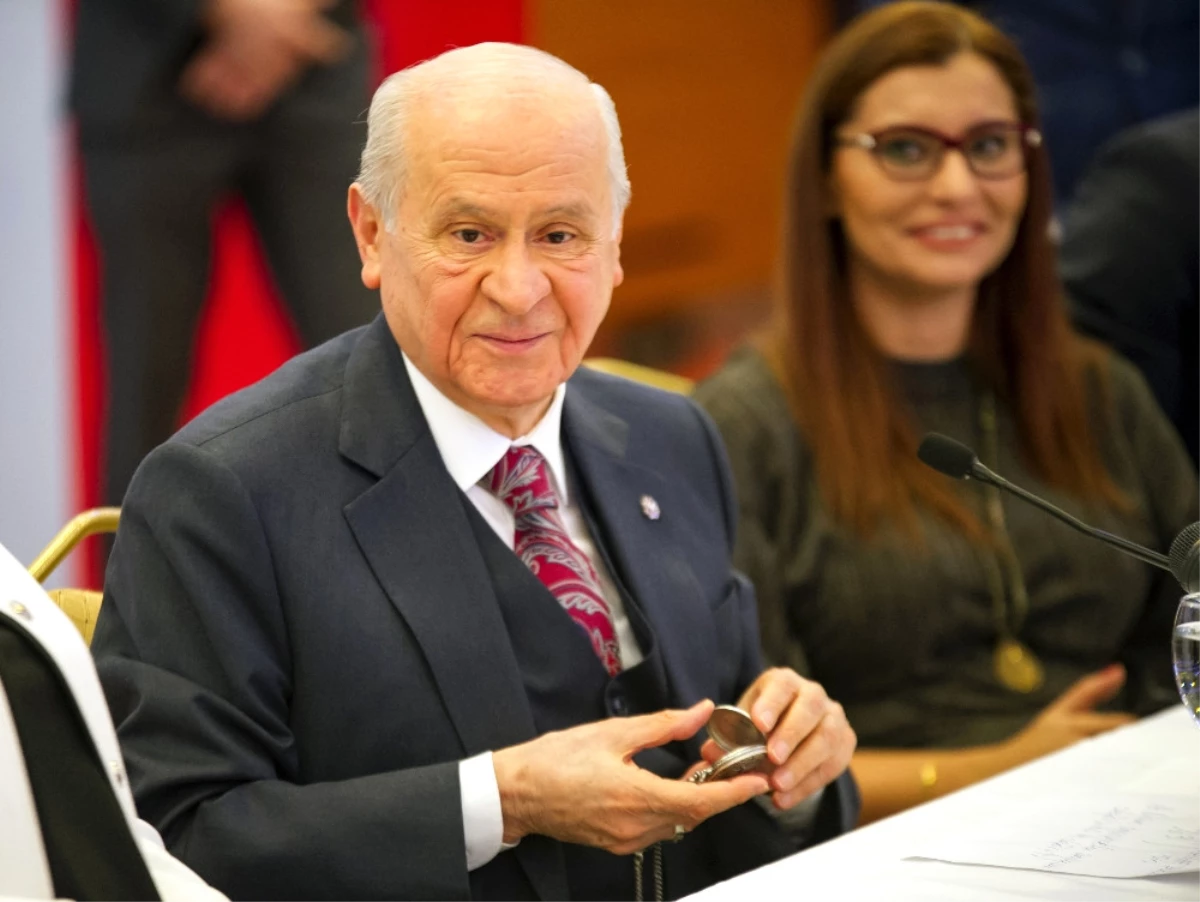 Bahçeli\'nin Köstekli Saati Toplantının İlgi Odağı Oldu