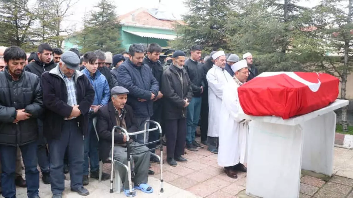 Dağıtım İznindeyken Göçük Altında Ölen Asker Defnedildi