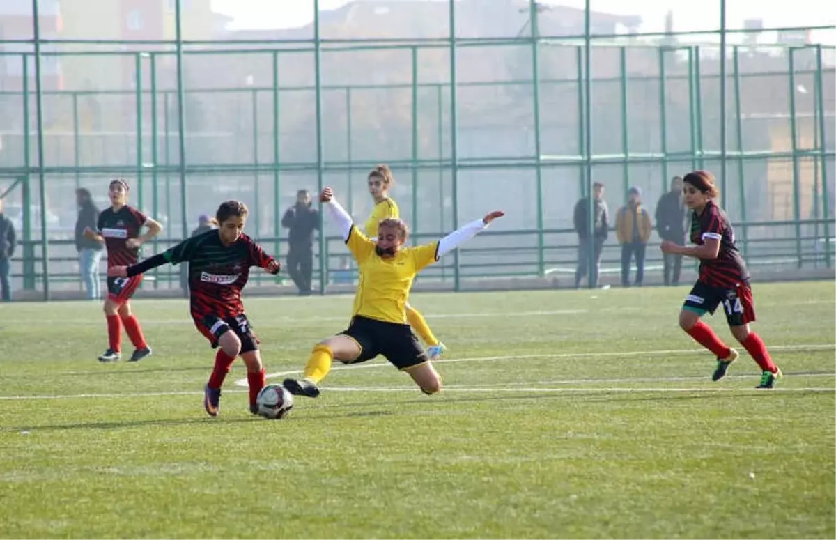 Malatya Bayanlar Spor Gruptaki İlk Yenilgisini Aldı