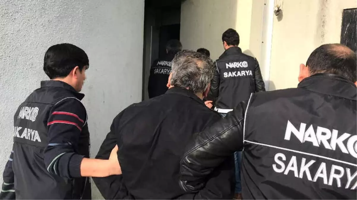 Sakarya\'da 13 Kilo 50 Gram Eroin Ele Geçirildi