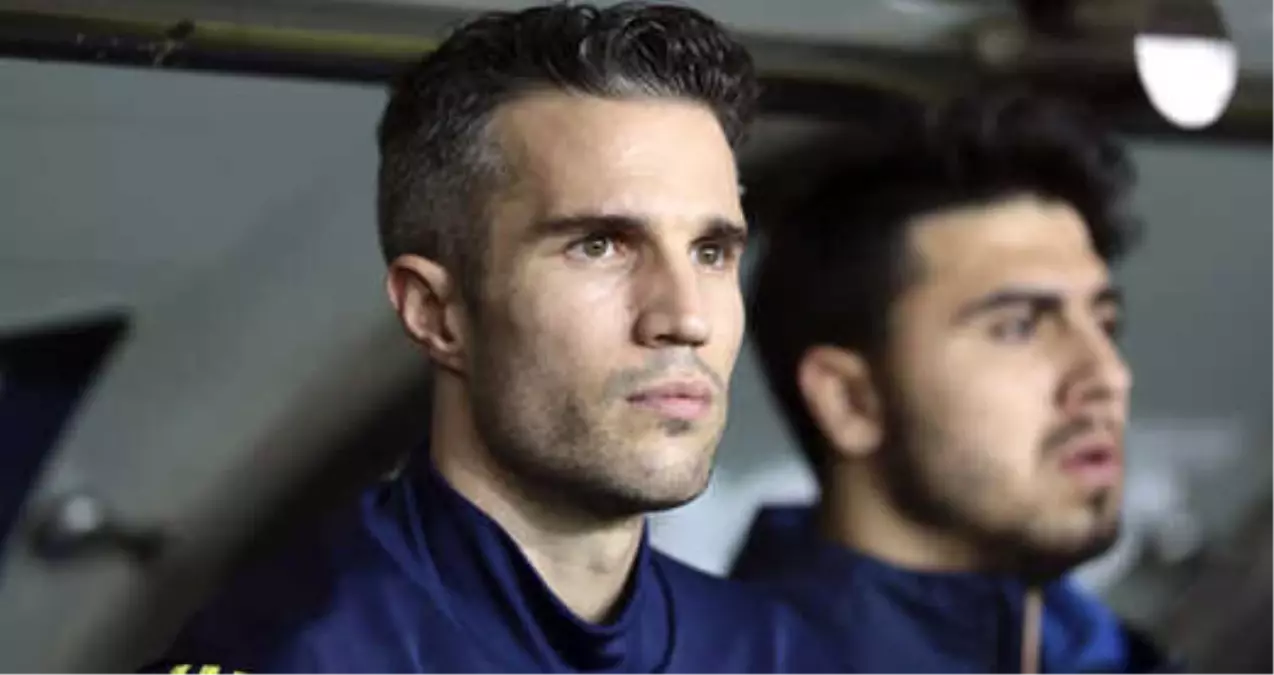 Eski Fenerbahçeli Pereira\'nın Yardımcısı: Robin van Persie Futbolcu Değil