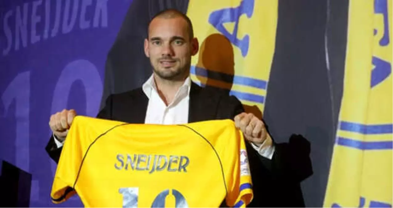 Katar Takımı, Wesley Sneijder\'i Basına Tanıttı