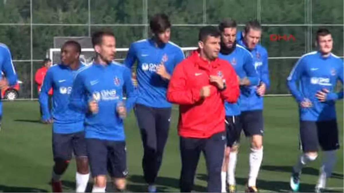 Trabzonspor\'un Antrenmanında Burak, Eto\'o, Maradona Sesleri