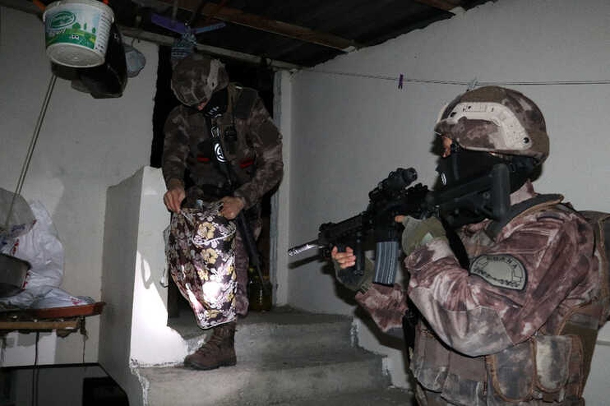 Adana\'da PKK Operasyonu: 9 Gözaltı
