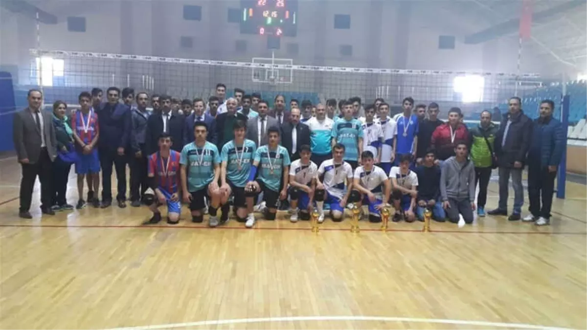 Genç Erkekler Voleybol Müsabakaları Yapıldı