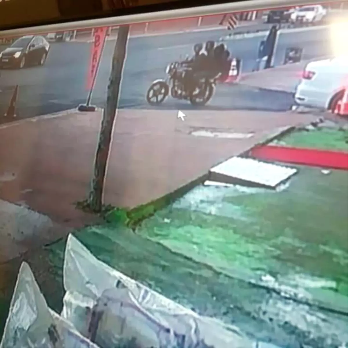 Gündüz Vakti Motosiklet Çalan 3 Hırsız Kayıplara Karıştı